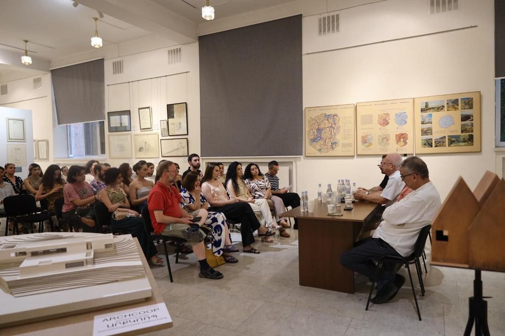 Պանելային քննարկում