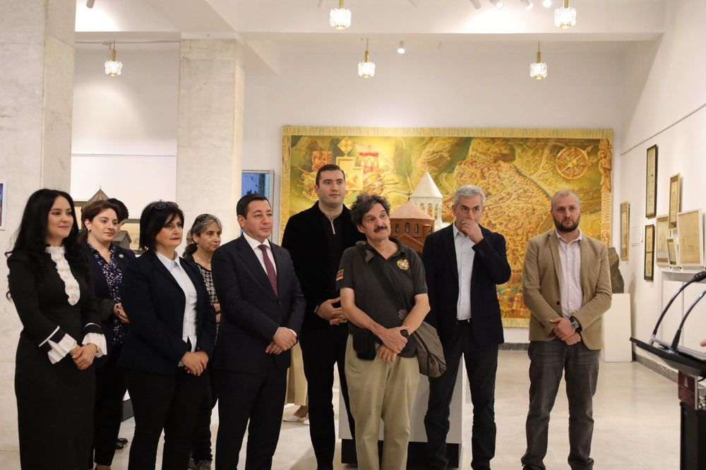 «Նմուշներ Հայաստանի ճարտարապետության գանձարանից»