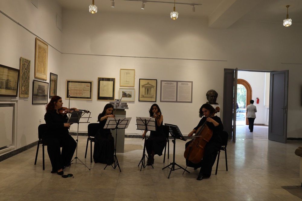 «Նմուշներ Հայաստանի ճարտարապետության գանձարանից»